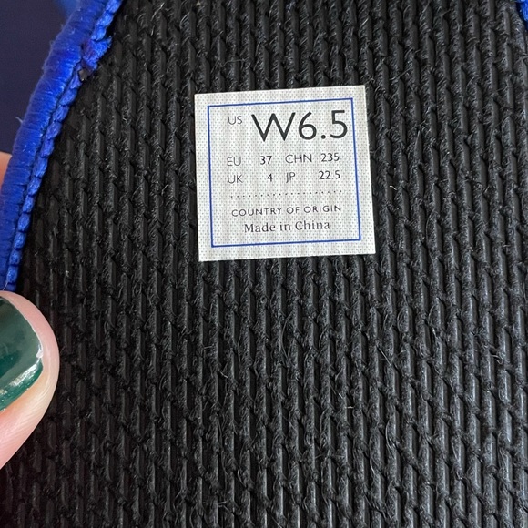 Rothy’s 6.5 Rainbow SF Pride Sneaker - Picture 8 of 8